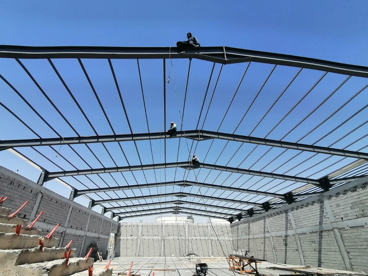 ترميم مستودعات الوزارة المركزية بمحافظة المزاحمية 